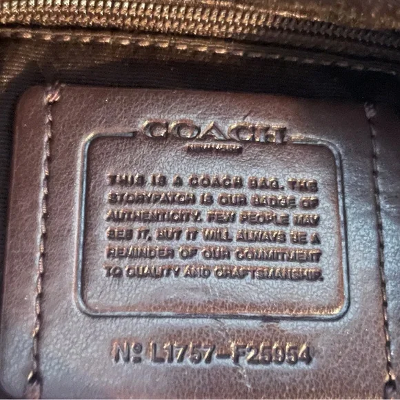 Coach Lexy in Signature Smooth Leather - Picture 7 of 15